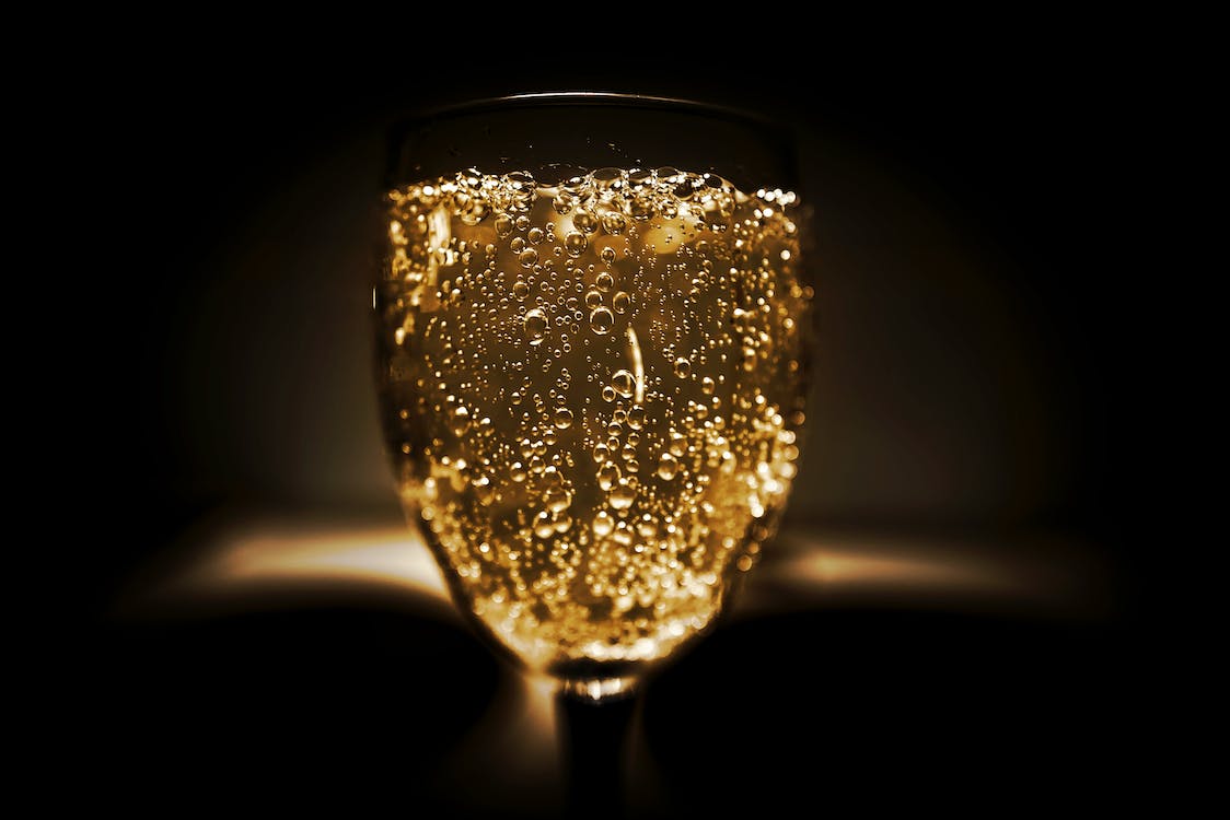 Ontdek de magie van bollinger: een duik in de wereld van luxe champagne