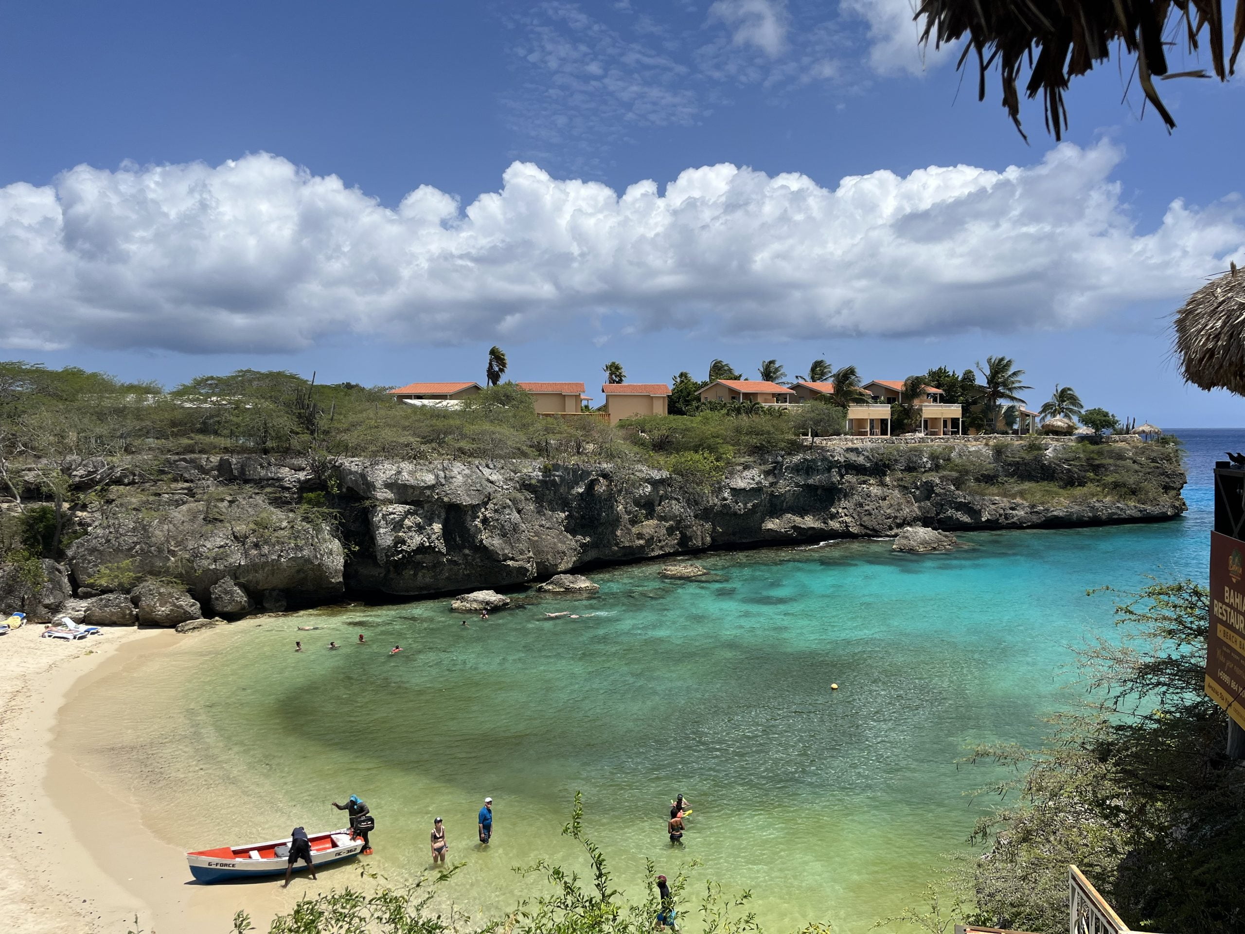 Playa Lagun van Bahia Beach & Bar restaurant uniek restaurant